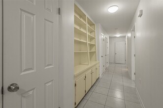 Building Photo - 604 Hayman St