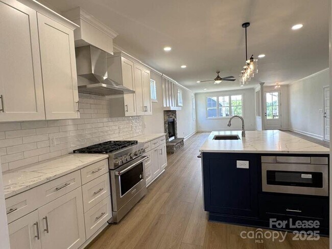 Building Photo - 8086 Blackwood Rd