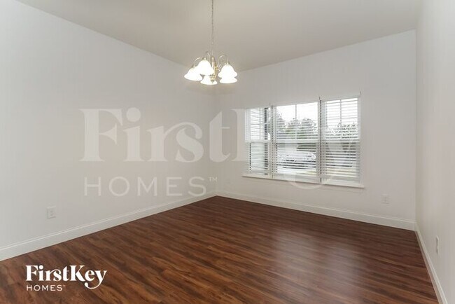 Building Photo - 120 Hollysprings Loop