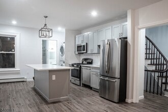 Building Photo - 1076 Fulton St