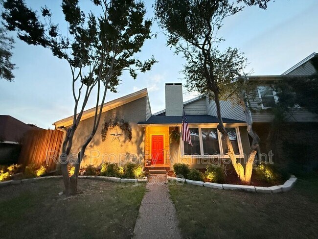 Foto del edificio - 2029 Whippoorwill Ln