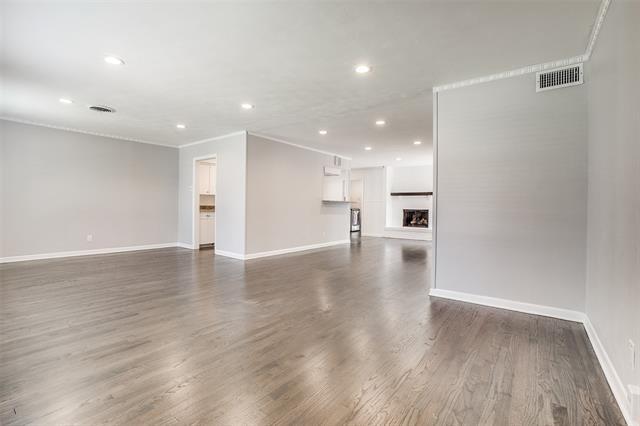Foto del edificio - 9226 Larchwood Dr