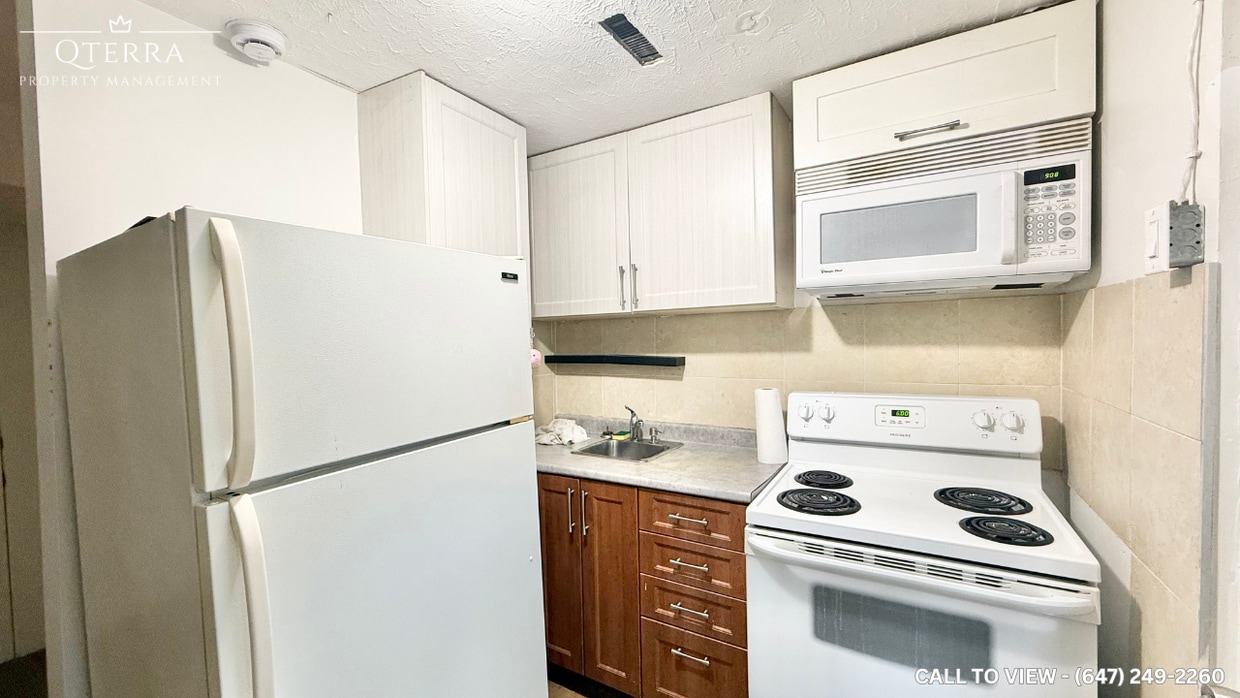 Primary Photo - 22 Masseygrove Cres