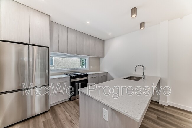 Building Photo - 6413-6493 93 St NW