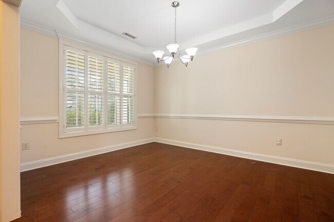 Foto del edificio - Stunning 4BR/3.5BA Home in Woodcreek-Available Now!