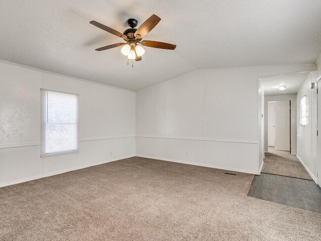 Building Photo - 3bed/2bath Mobile Home Available on 1.3 Acres in Noble!