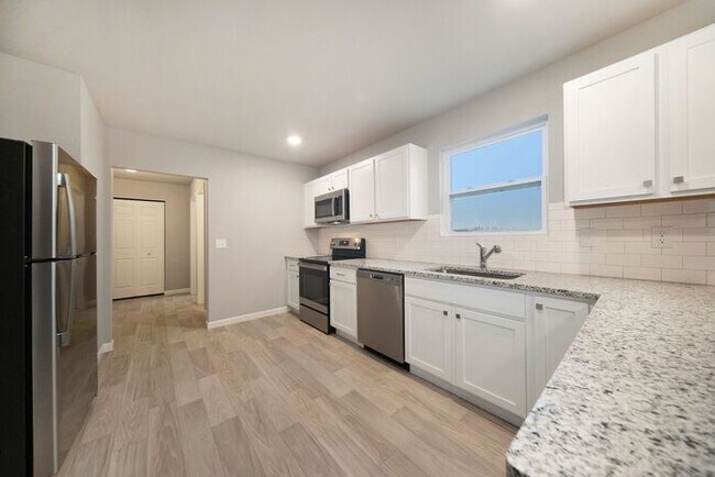 Foto del edificio - 2142 Farm Valley Rd