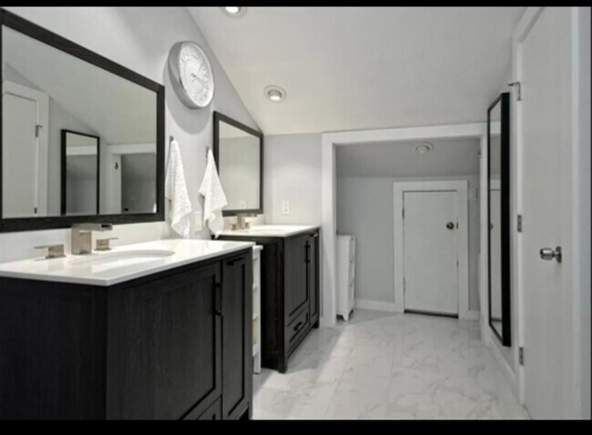 Foto del edificio - 2103 Nickerson St