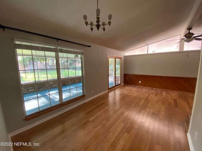 Foto del edificio - 1301 Kings Rd