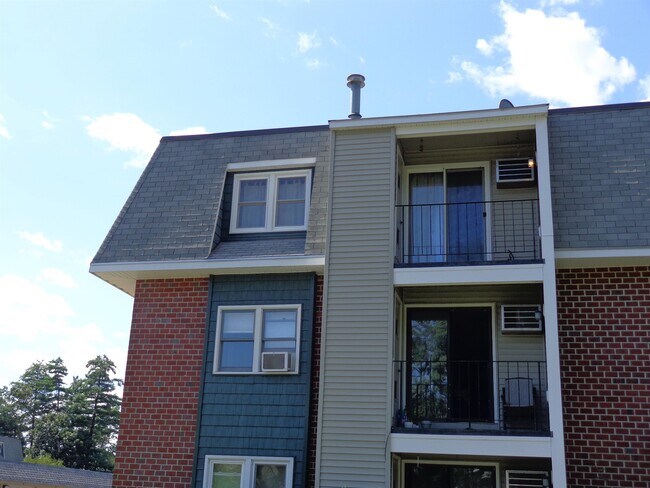 Building Photo - 3 New Haven Dr