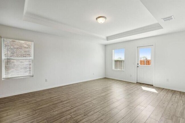 Foto del edificio - 4417 Benham Dr