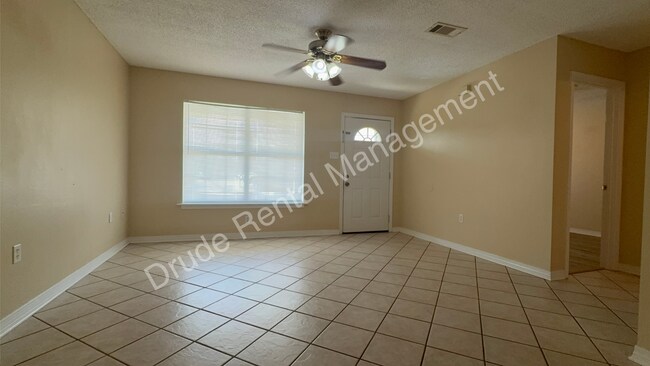 Foto del edificio - Comfort Meets Convenience