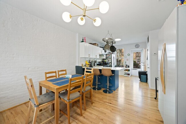 Foto del edificio - 316.5 6th St