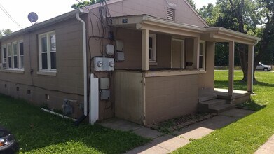 3305 Iowa Ave
