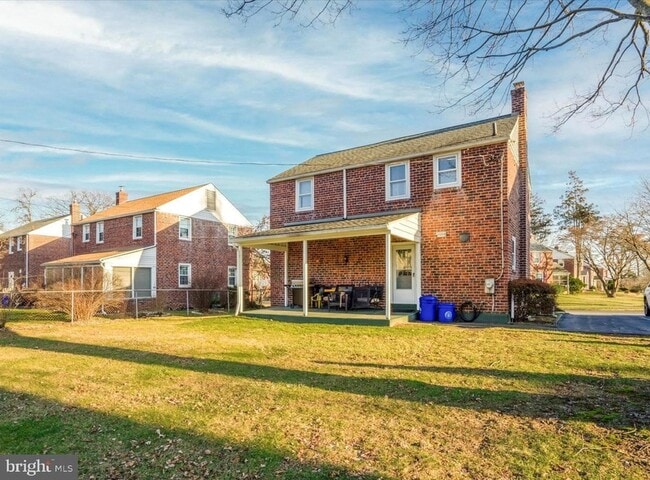 Building Photo - 210 Paddock Rd