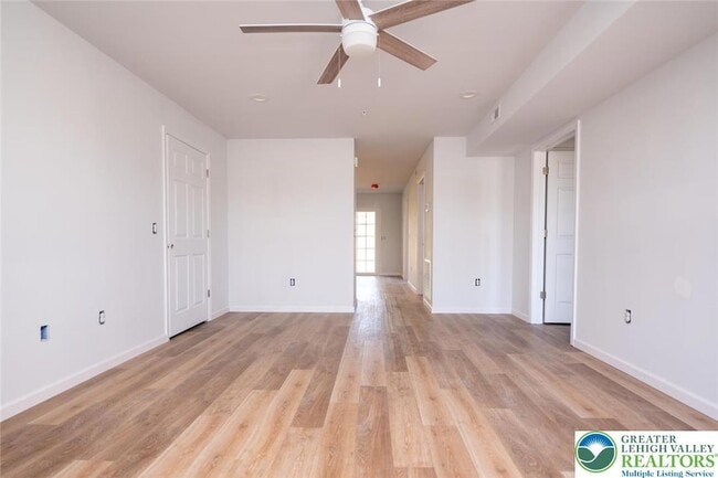Building Photo - 5994 Coplay Rd