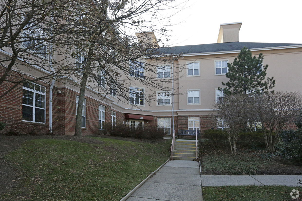 Foto del edificio - Herndon Harbor House