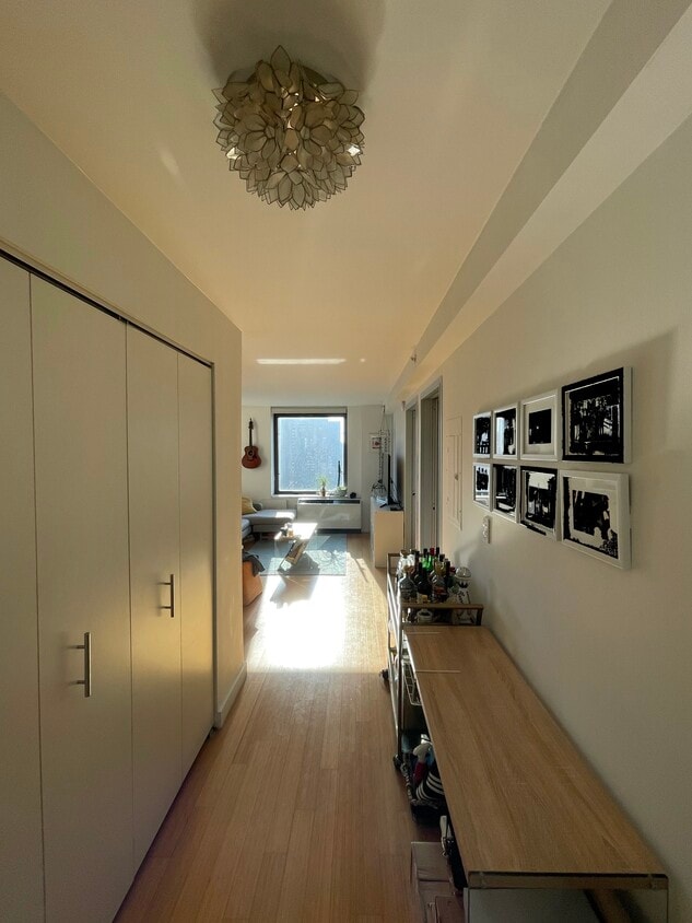 Primary Photo - 100 W 39th St