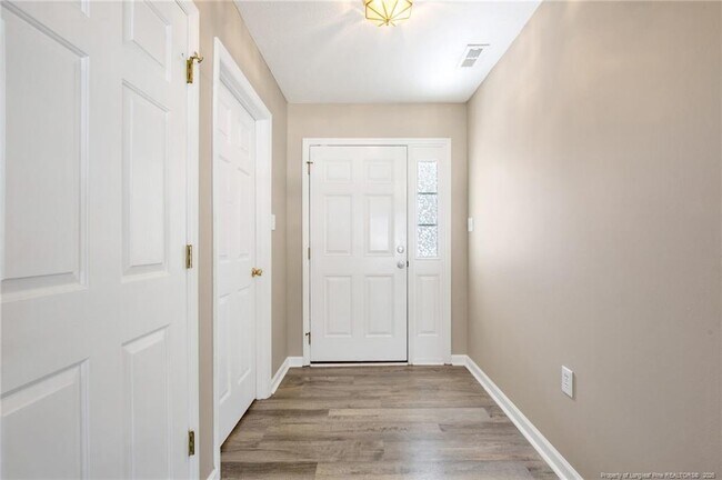 Foto del edificio - 1406 Averton Ct