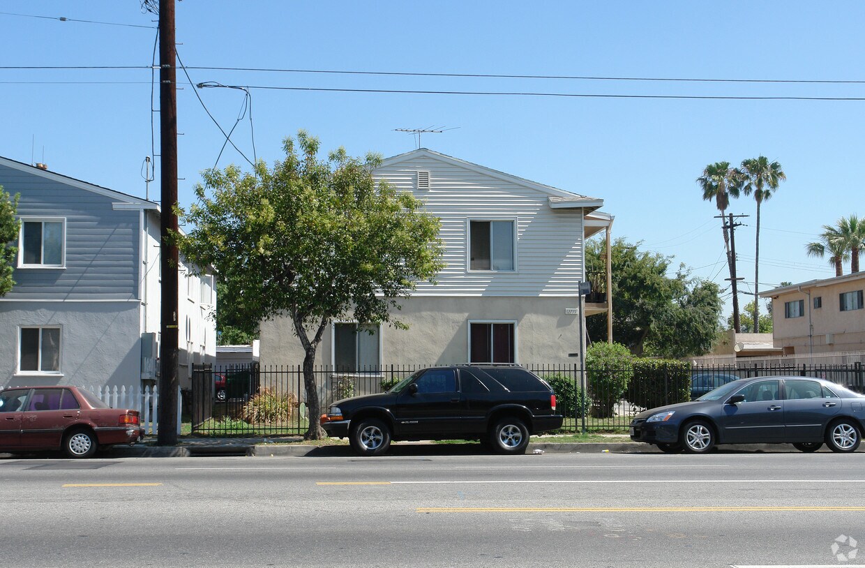 Foto del edificio - 12771 Vanowen St