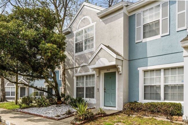 Photo - Beautifully Updated 2/2.5 Townhouse in the Heart of Lake Mary