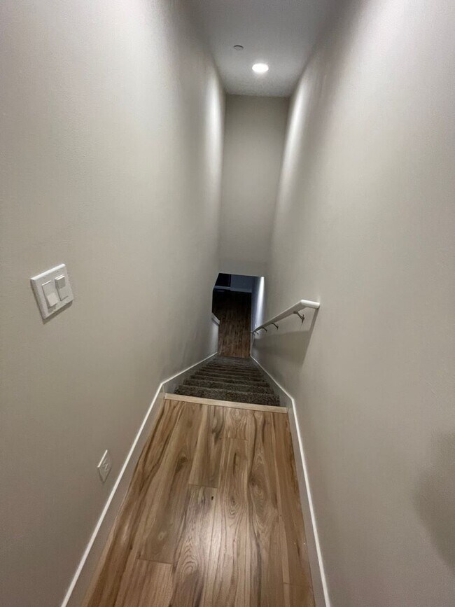 Foto del edificio - 1401 E Hardcastle Ave