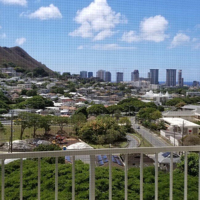 Building Photo - 2029 Nuuanu Ave