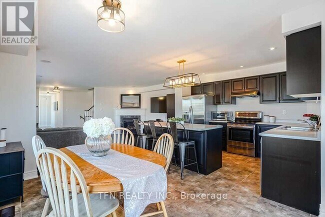 Building Photo - 15 McPhail Pl