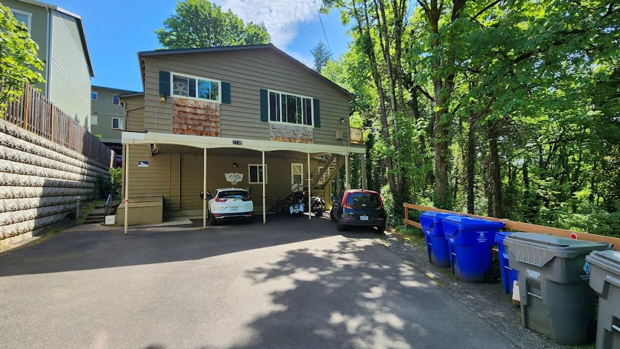 Primary Photo - 3736 SW 10th Ave