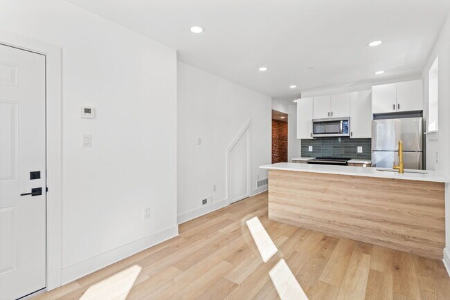 Building Photo - 1801 N 59th St