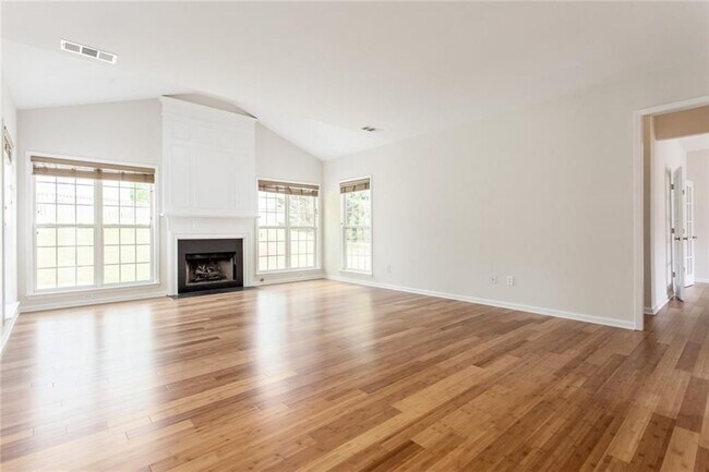 Foto del edificio - 1805 Montcliff Dr