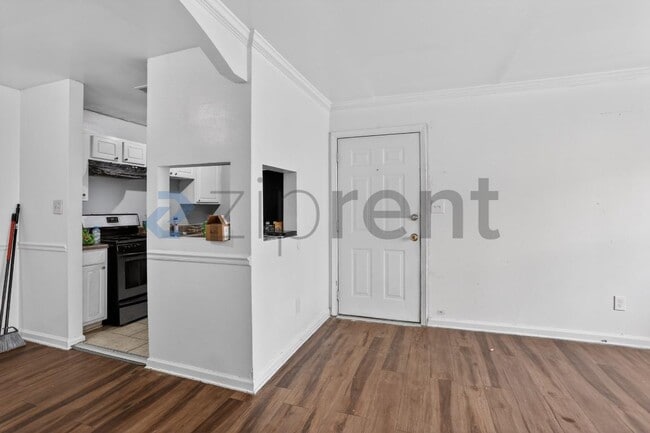 Building Photo - 1212 Utoy Springs Rd SW