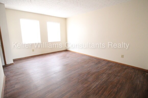 Building Photo - 2596 Sawbury Blvd
