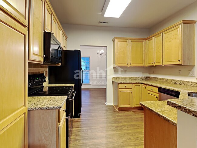 Foto del edificio - 302 Grimes Dr