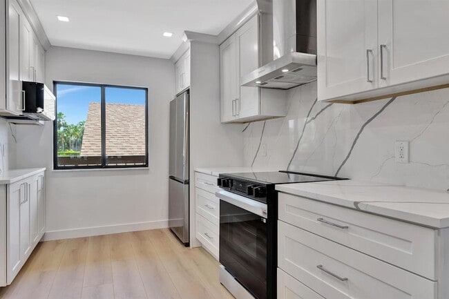 Building Photo - 501 Seafarer Cir