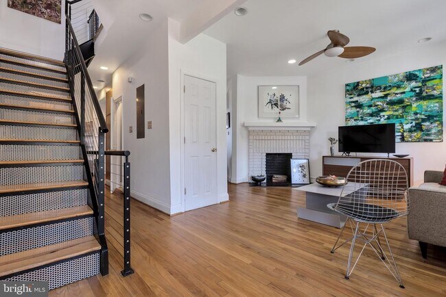 Foto del edificio - 4622 New Hampshire Ave NW