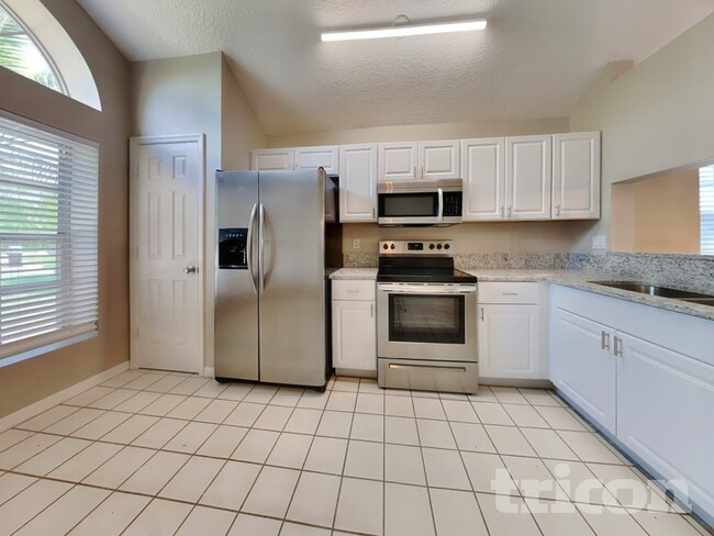 Foto del edificio - 528 Little Lake Ct