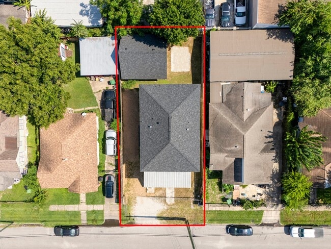 Building Photo - 6707 Avenue F