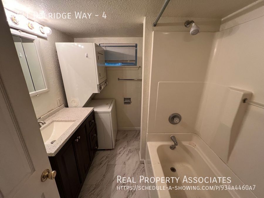 Foto del edificio - 4721 Delridge Wy SW