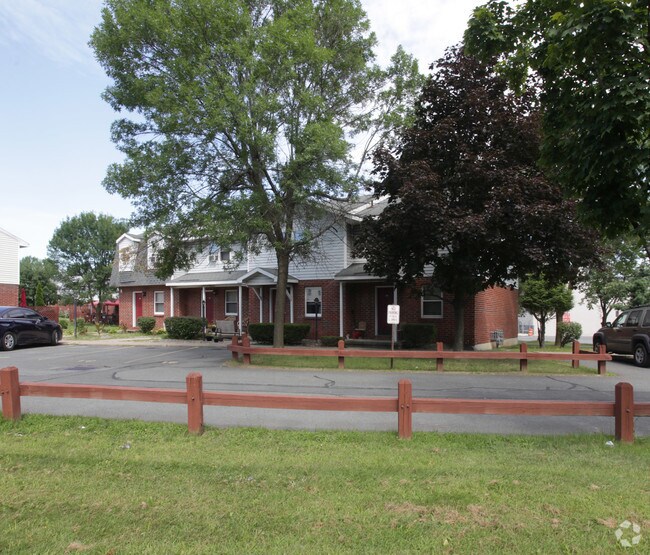 Shaker Heights Apartments 276 Old Loudon Rd Latham, NY Apartments