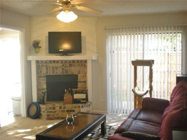 Building Photo - 4357 Madera Rd