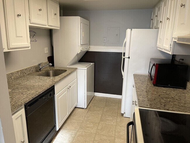 Building Photo - 822 Windstream Way