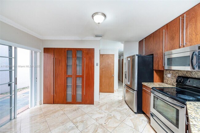 Foto del edificio - 4725 NW 103rd Ct