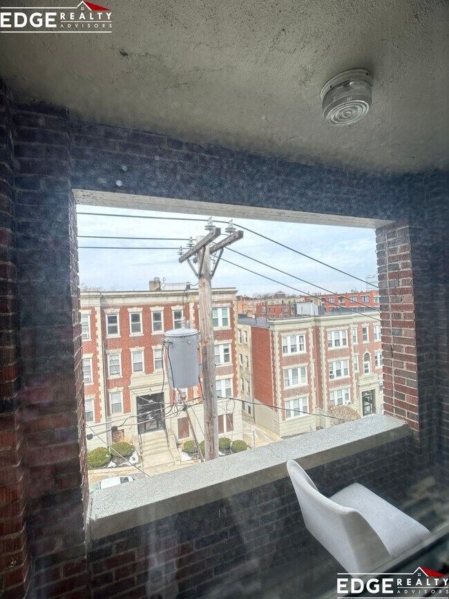 Foto del edificio - 120 Brainerd Rd