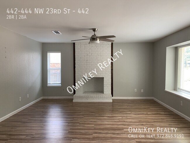 Foto del edificio - 442-444 NW 23rd St-442