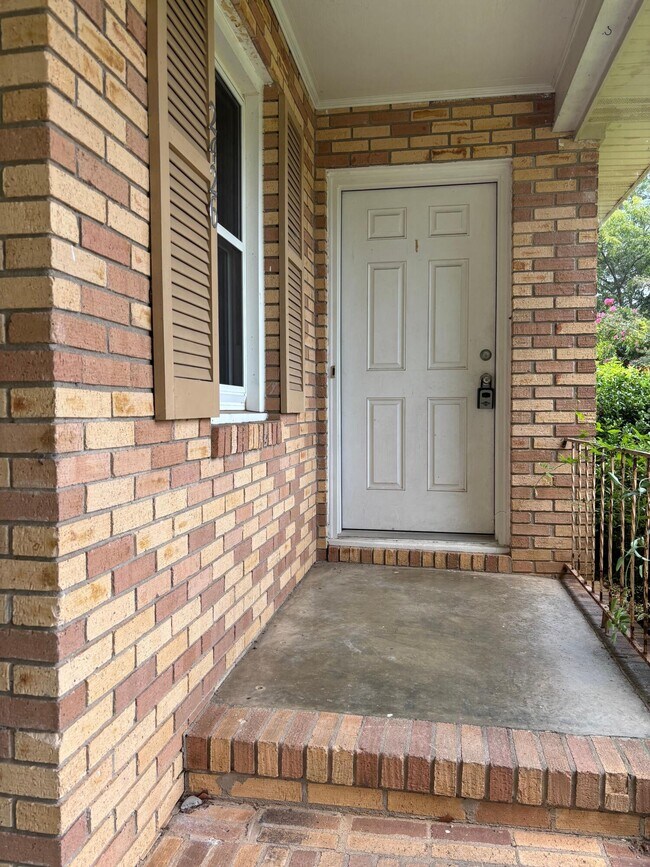 Foto del edificio - 2426 Peach Orchard Rd
