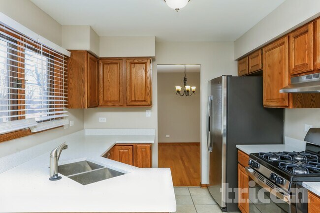 Foto del edificio - 5004 Lake Dawnwood Dr