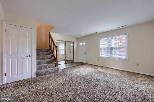 Building Photo - 1902 Pin Oak Dr