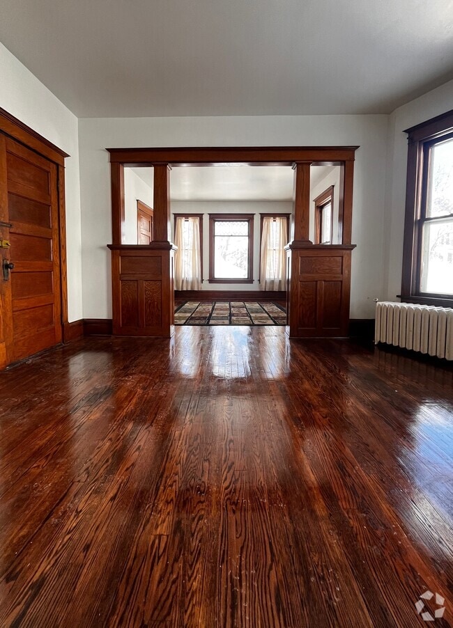 Building Photo - 632 Wilson Ave