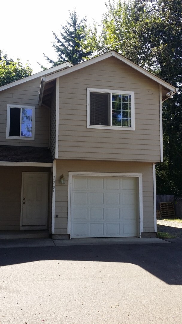 Building Photo - 270 SE Edwards Dr